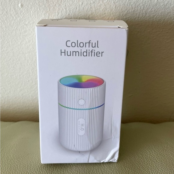 Colorful Humidifier with LED Light - Picture 1 of 7